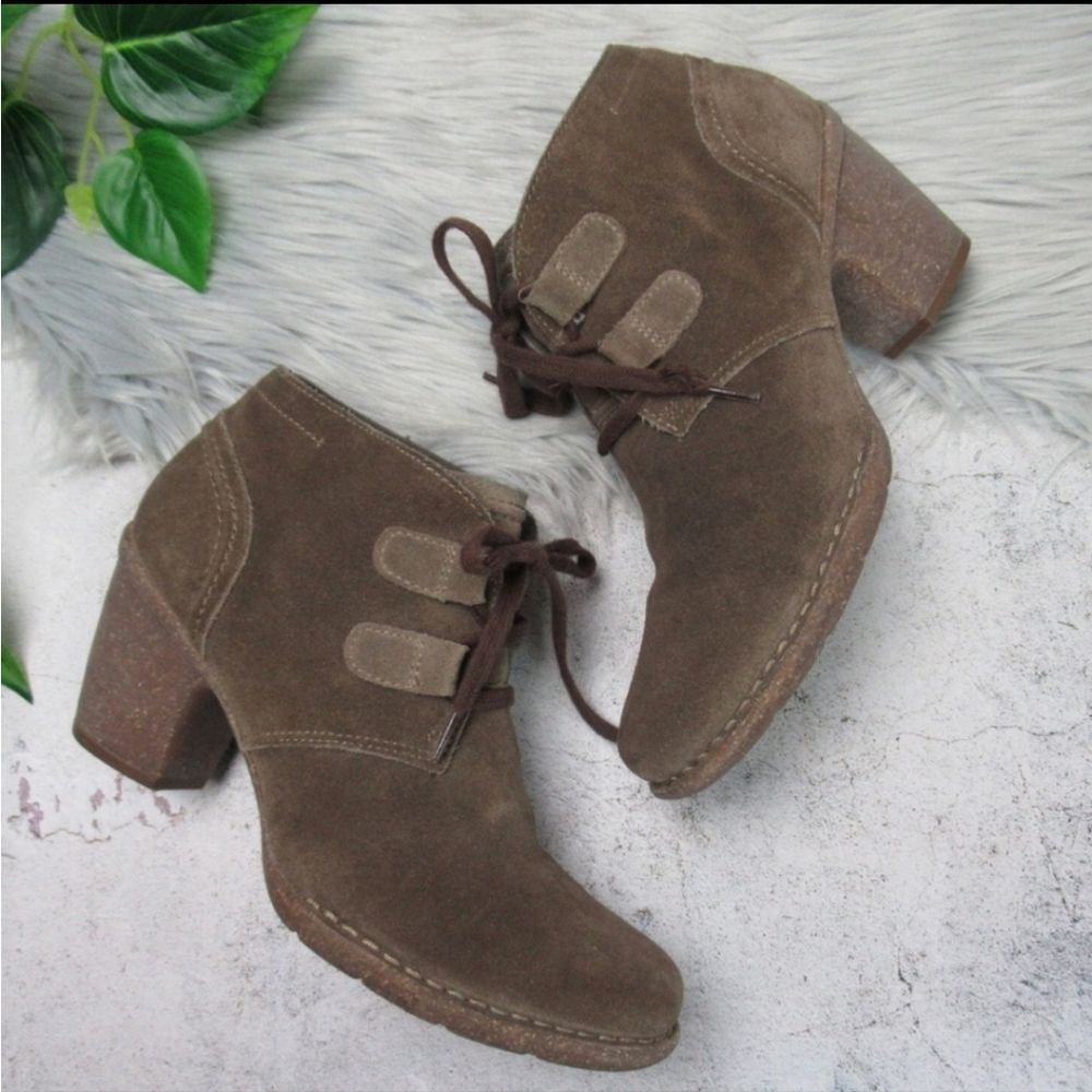 Clarks Genuine Suede Tan Heeled Carleta Ankle Boots